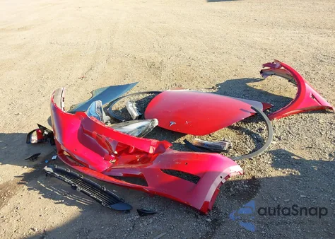 2020 Tesla Model Y Long Range Dual Motor All-Wheel Drive z USA, uszkodzony, nr VIN 5YJYGDEE4LF024043